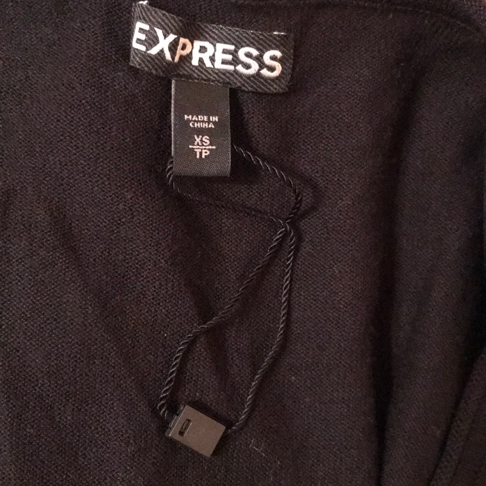 NWT EXPRESS Black Short Sleeve V Neck Sweater - Picture 4 of 7
